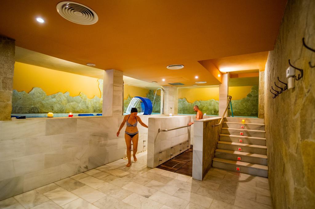 Apartamentos La Venta Del Charco Cardeña Eksteriør billede
